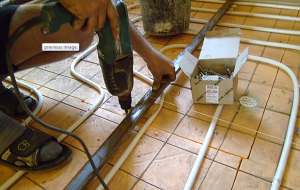 Как утеплить пол в бане