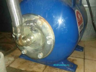  
Проржавел фланец гидроаккумулятора насосной станции. Что делать?