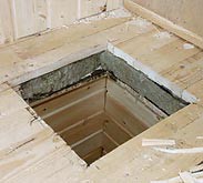 Проход трубы через потолок бани Проход трубы через потолок бани