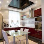 Целесообразно ли устраивать натяжной потолок на кухне: отзывы владельцев натяжных систем