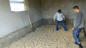 Как утеплить пол в бане