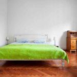 В чем заключаются отличия ламината от паркета и какой из двух материалов предпочтительнее