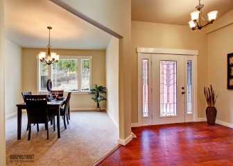 Чем может быть примечателен натяжной потолок в коридоре и нужен ли он там?