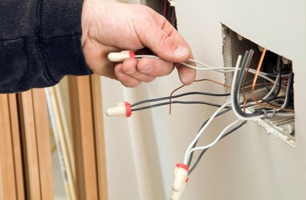 Электрика в трехкомнатной квартире: что нужно знать перед началом ремонта Электрика в трехкомнатной квартире: что нужно знать перед началом ремонта