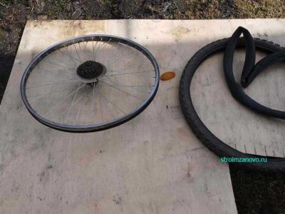 Как поменять заднее колесо на скоростном велосипеде
Как поменять заднее колесо на скоростном велосипеде