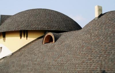 Битумная черепица: преимущества, виды кровельного материала