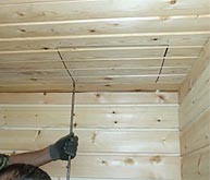 Проход трубы через потолок бани Проход трубы через потолок бани