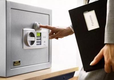 Сейфы для квартиры — критерии выбора, популярные модели и изготовление своими руками
