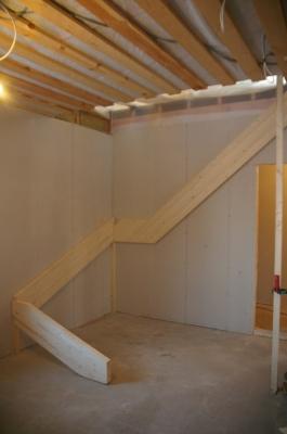 Лестница на второй этаж своими руками: виды и монтаж лестниц второго этажа в частном доме