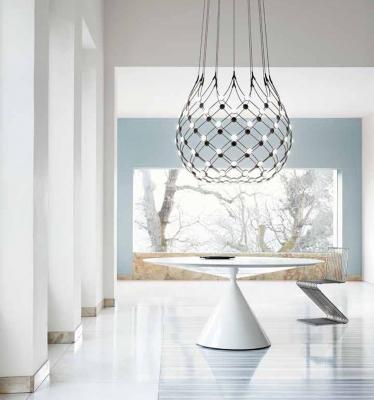 Современные стильные люстры и светильники