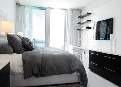 Как правильно обустроить маленькую спальню