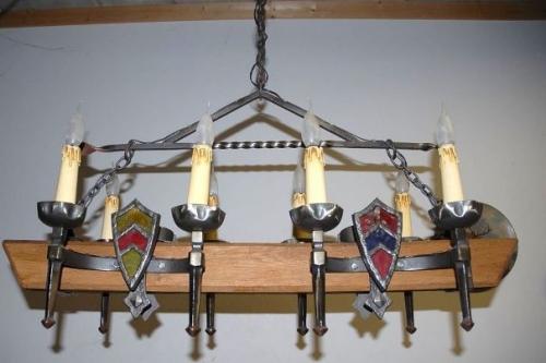 Кованые люстры в интерьере