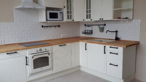 Микроволновка на кухне: где разместить