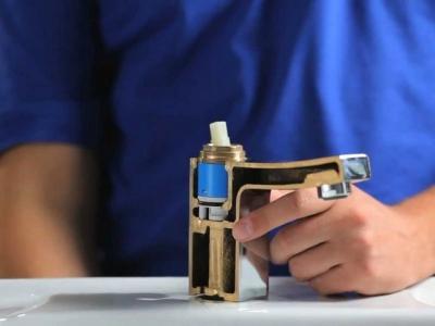 Смеситель для раковины в ванную комнату: полезные рекомендации для приобретения и установки смесителя в ванной комнате