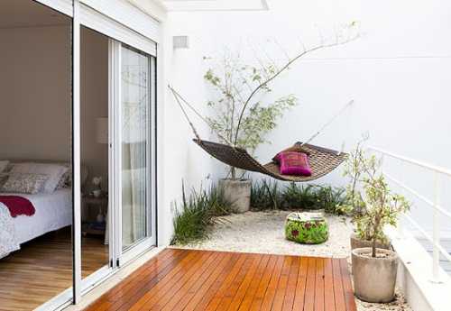 Гамак на балконе
