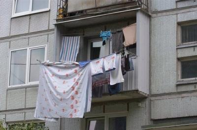 Потолочная сушилка для белья на балкон: разновидности, фото дизайнов и видео с инструкцией по монтажу