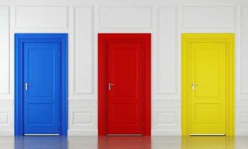 Двери в ванную комнату