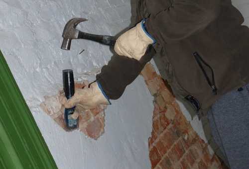 Как удалить старую штукатурку со стен