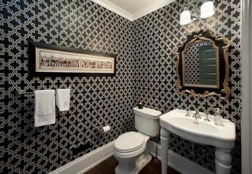 Ванная комната в чёрно-белых тонах