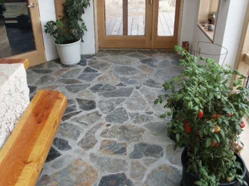 Пол из камня в квартире (доме) Пол из камня в квартире (доме)