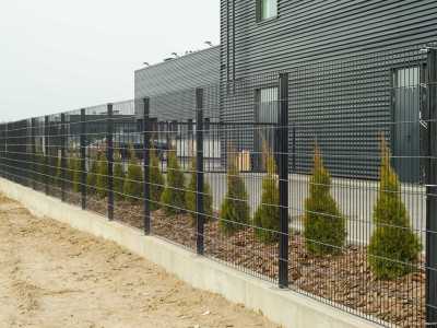 Современный 2D забор из 3D-сетки