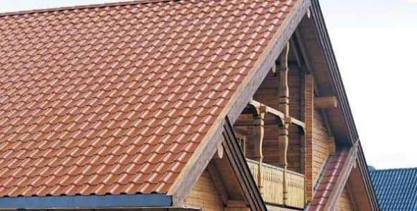 Чем покрыть крышу деревянного дома?