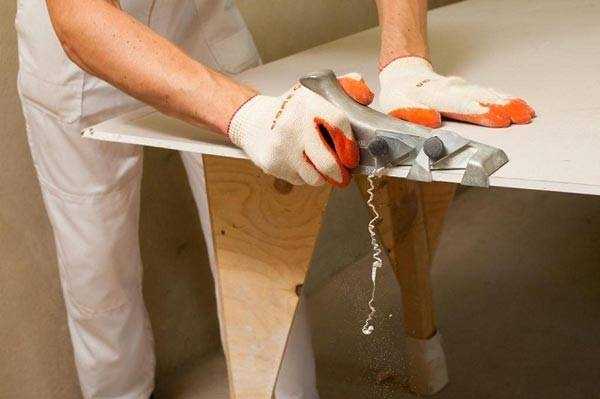 Чем и как резать гипсокартон: выбор лучшего инструмента из трех кандидатов