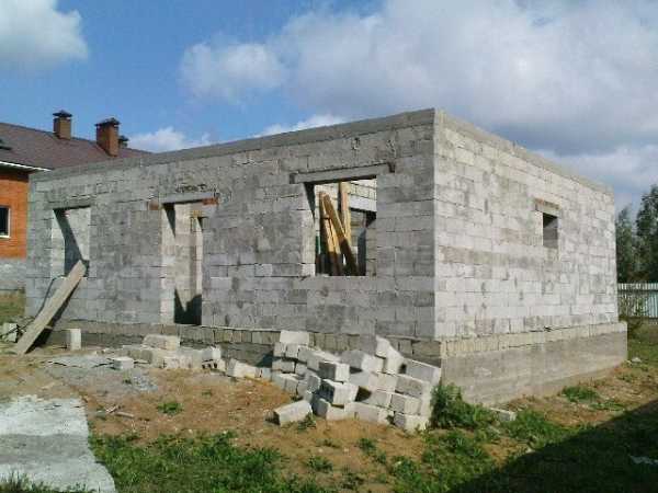 Проекты одноэтажных домов из пеноблоков: особенности очень легких стен Проекты одноэтажных домов из пеноблоков: особенности очень легких стен